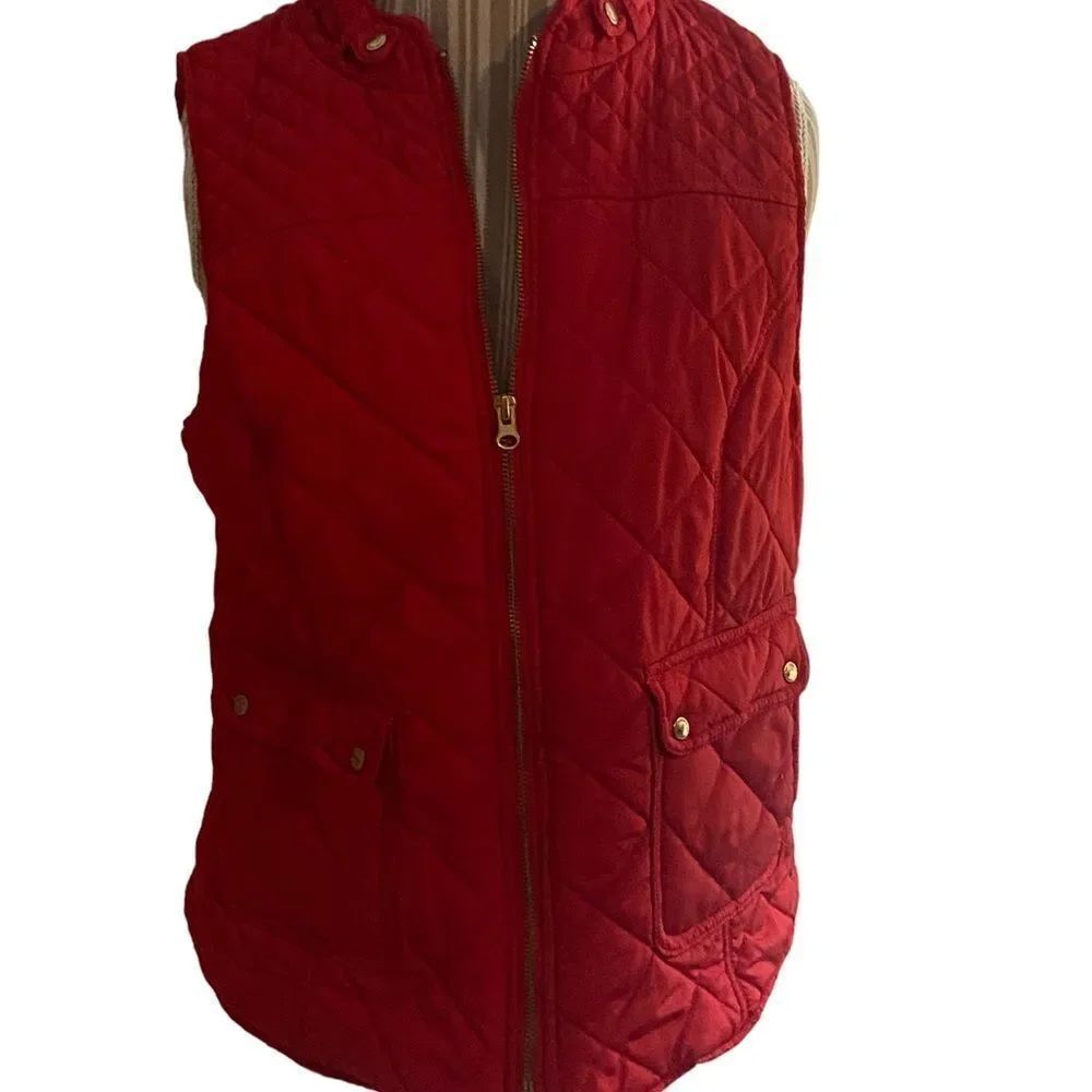 Crown and Ivy zip up vest ladies size medium excellent condition see pics
